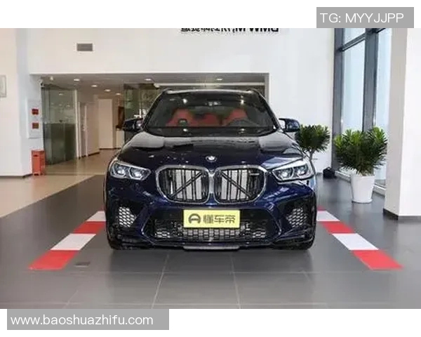 足球明星驾驭宝马X5展现豪华生活方式与运动激情的完美结合